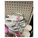 Youth snow boots size 6
