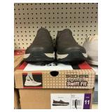 Skechers mens Izaiah size 11
