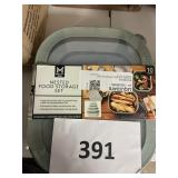 Nested food storage set