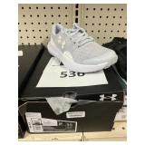 Under Armour GCS surge 4 size 5Y
