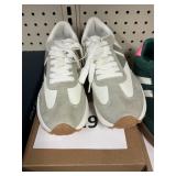Steve Madden Kendrix sneaker size 8