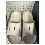 Hoka slides size 9W