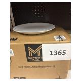 16pc Porcelain dinnerware set