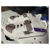 Kids play shoe size 11