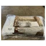 Thomasville king pillow 1 pack