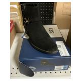 White Mt ladies boot size 9