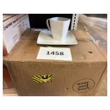 Over & Back white dish set