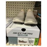 Skechers ladies slip on size 7