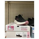 Skechers ladies swift fit sneaker size 6