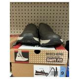 Skechers mens Izaiah size 9