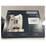 DeLonghi Magnifica XS espresso maker-USED