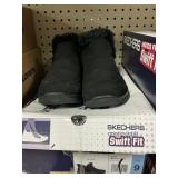 Skechers ladies swift boot size 9
