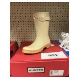Hunter womens short boot size 8