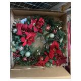 Pre-lit 32in decorated wreath