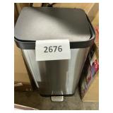 Glad step on trash can lid broken