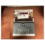 3-pc Velvet quilt set  King