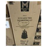 Pre-lit 32in mini tree decorating kit