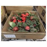 Pre-lit 32in decorated wreath