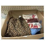 Womens clothing lot ZL approx 12 ct