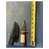 Fixed blade knife handmade Damascus steel