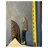 Fixed blade knife handmade Damascus steel