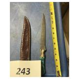 Fixed blade knife handmade Damascus steel