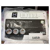 Gel memory foam pillow