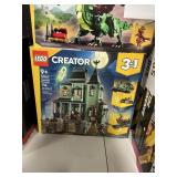 Lego Creator haunted mansion 736pcs
