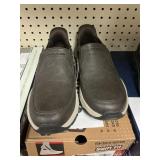 Skechers mens Izaiah size 10.5