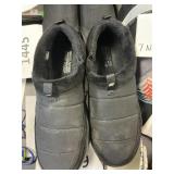 Skechers mensa slip on shoe size 11 -USED