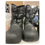 Youth snow boots size 5