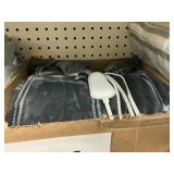 Oversized heated throw