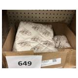 Quilt set & shams- Unknown size