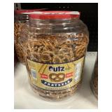 Utz pretzels 60 oz