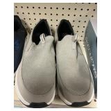 Skechers mens lip on shoes size 12-USED