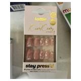 Lottie stay pressd 30 pc nails