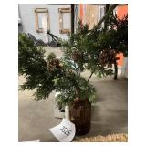 Hearth & Hand artifical arrangement 22in H