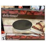 Delicious crepe maker