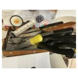 Wire basket-knives set- misc lot