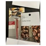 Instant red-coffee scoop