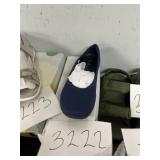 Ladies slip on shoe 9