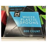 White plastic spoons  600 ct