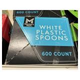 White plastic spoons  600 ct