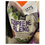 Supreme blend wild bird food 40 lb
