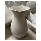 Room Essentials ceramic vase 8in