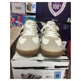 DV womens sneaker size 9