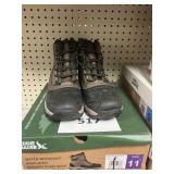 Eddie Bauer mens winter boot size 11