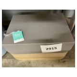 Pillowfort floor bin w/ lid 20inx14inx14in