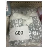 Lounge throw 60inx70in