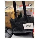 Vera Bradley quilted hand bag